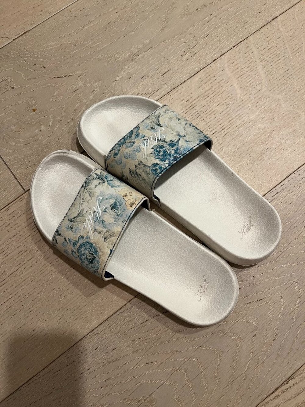 KITH Slides
